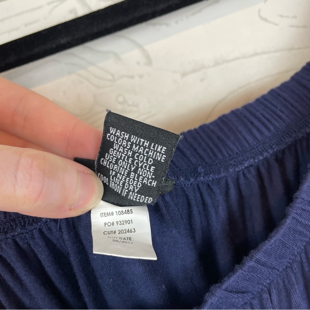 Torrid Navy Blue Off the Shoulder Blouse Size 2X - Picture 5 of 6